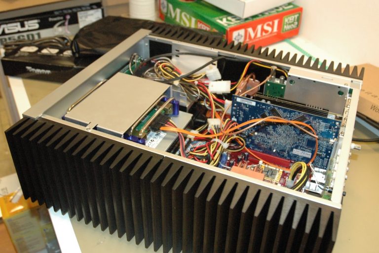 Passiv datorlåda för tysta HTPC datorer