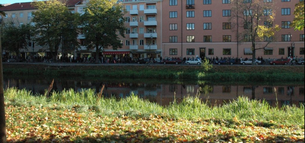 Tricom Uppsala 20 års jubileum med lång kö till butik