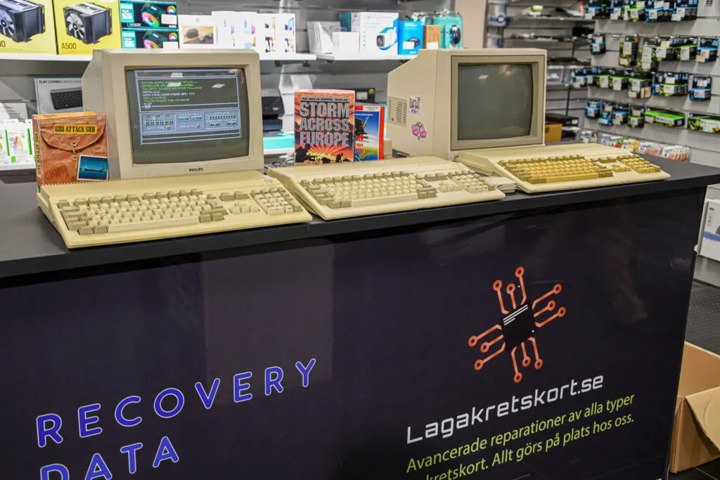3 st Reparerade Amiga 500 datorer under testkörning
